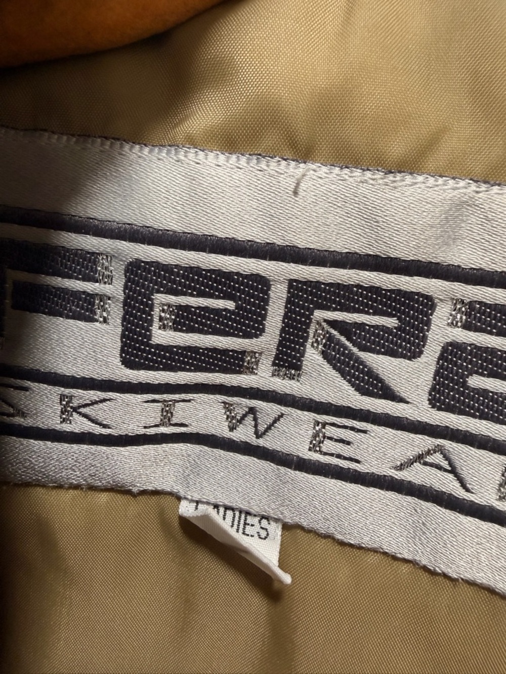 Vintage Fera Skiwear Two-Tone Khaki & Olive Jacket with Embroidered Trim - Picture 3 of 3